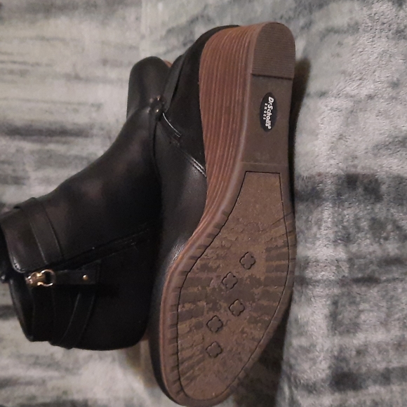 Boots - Picture 3 of 3